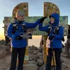 Potret Henny Rahman dan Alvin Faiz Naik Gunung Merbabu