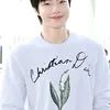 Hwang In Youp di Bandara Menuju Indonesia