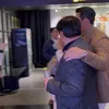 Potret Hyun Bin Bersama Ayah Mertuanya