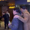Potret Hyun Bin Bersama Ayah Mertuanya