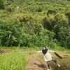 Ibu Lesti foto di sawah dan kebun