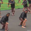Potret Iko Uwais Pencak Silat di Depan Prabowo