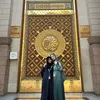 Potret Inara Rusli Umrah Bareng Starla