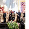  Indah Permatasari Pakai Baju Adat Buton