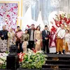  Indah Permatasari Pakai Baju Adat Buton