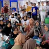 Inul Daratista akrab dengan panitia.