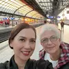Ira Wibowo Ibu naik kereta di berlin