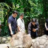 Suasana Semakin Meriah Bersama Keluarga