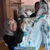 Kerabat Senang Karena Baju Terlihat Baru