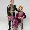 Irish Bella dan Haldy Sabry, foto keluarga, Baju Adat Aceh