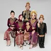 Irish Bella dan Haldy Sabry, foto keluarga, Baju Adat Aceh