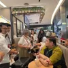 Potret Ivan Gunawan Diantar Orang Tersayang untuk Berangkat Haji