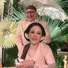 Irwan Mussry temani Maia jualan dawet