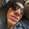 Jefri Nicho tidur dengan memakai kacamata.