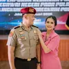 Potret Kadek Devie Dampingi Suami Naik Jabatan