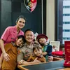 Potret Kadek Devie Dampingi Suami Naik Jabatan