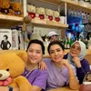 Mayangsari dan saudara perempuannya