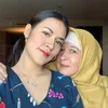 Raisa Selfie Bareng Ibu