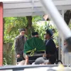jenazah ibunda raisa masuk ke dalam rumah
