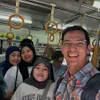 Potret Kedekatan Adrian Maulana dengan Keluarga