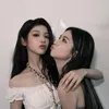 Potret Kedekatan Zhang Miaoyi dan Zhou Ye