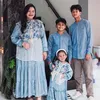 Kekompakan Eriska Rein dan Tiga Anaknya