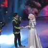Valen dan Mila DA7 tampil romantis.