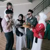  Irish Bella dan Haldy Sabri Seru Lomba 17 Agustus Bareng Timnya