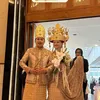 Komika Ate menikah adat Lampung