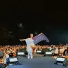 Kostum Panggung Yura Yunita