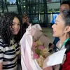 KD dapat bunga dari Amora