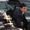 Potret Lee Sun Kyun Minta Maaf di Kantor Polisi