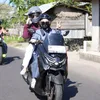 Lesti naik motor