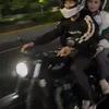 Lesti Temani Rizky Billar Motoran Malam-Malam