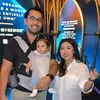 Kiky Saputri bersama suami dan anak