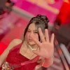 Melly Lee menunjukkan jemari tangan
