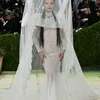 dress lisa di met gala 2026