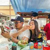 Potret Mesra Denny Sumargo dan Istri