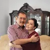 Mayangsari dan Bambang Trihatmodjo berpelukan