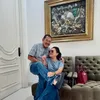 Mayangsari dan Bambang Trihatmodjo foto mesra di rumah