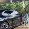 Potret Michelle Ziudith Nyuci Mobil Sendiri