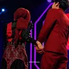 Mila dan Valen DA7 tampil serasi.