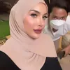 Millen Cyrus Pakai Hijab