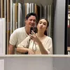 Steffi Zamora dan Nino Fernandez Belanja Furniture