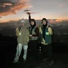 Natasha Rizky Mendaki Gunung