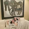 Potret Nia Ramadhani Foto Bareng Bestie