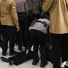 Nikita Mirzani Ambruk di Ruang Sidang