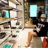 Nikita Mirzani Beli Sandal Mahal Jutaan