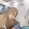 Oki Setiana Dewi menulis
