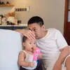Potret Komedian Saat Mengasuh Anak